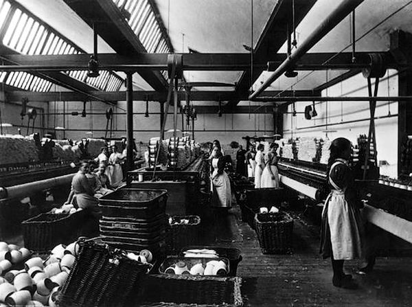 Trabajadoras en una fábrica textil de Mánchester